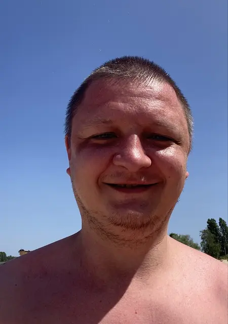 Витя з Черняхів, мені 33 років, познайомлюсь для приємного проведення часу