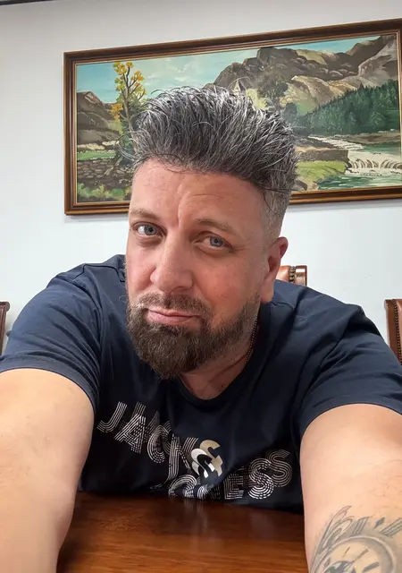 Alex de Las Palmas de Gran Canaria, busco en el sitio lío de una noche