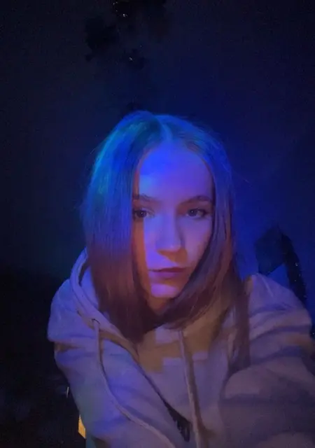 Mariya from London, 19 years old, ready to meet for virtual conversation