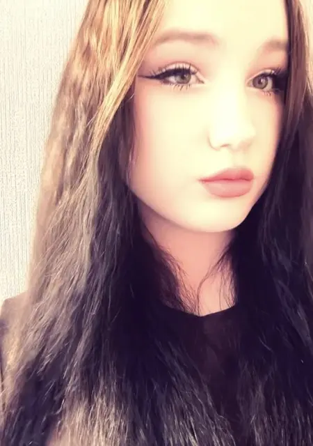 Я Anytka, 19, из Будапешта, ищу знакомство для вирта