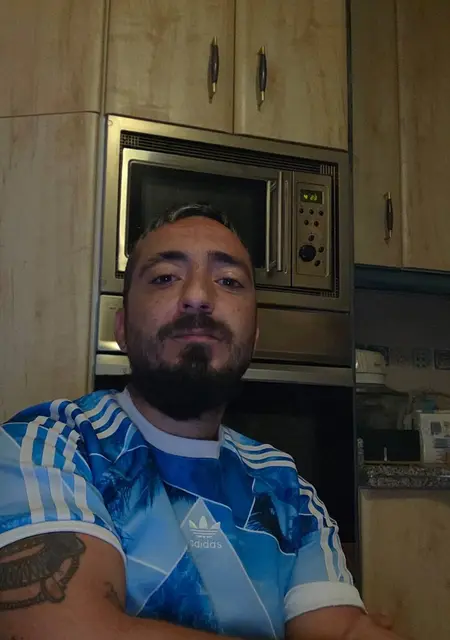 Soy Dani, 36 años de Málaga, busco conocer gente para lío de una noche