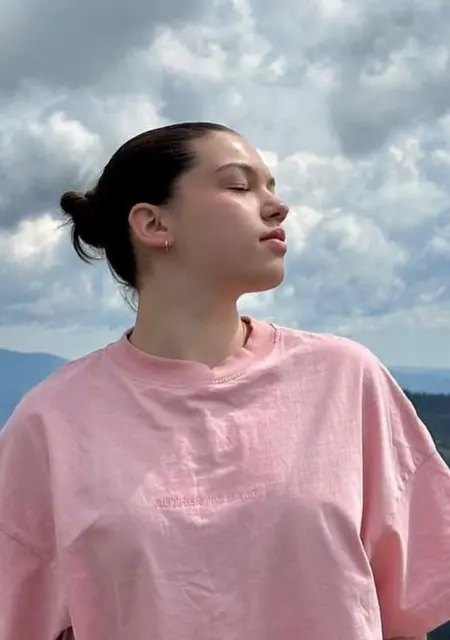 Вика з Дружківка, мені 24 років, познайомлюсь без зобов'язань