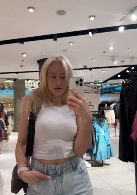 Blonde из Энсхеде, мне 30, познакомлюсь для совместных путешествий