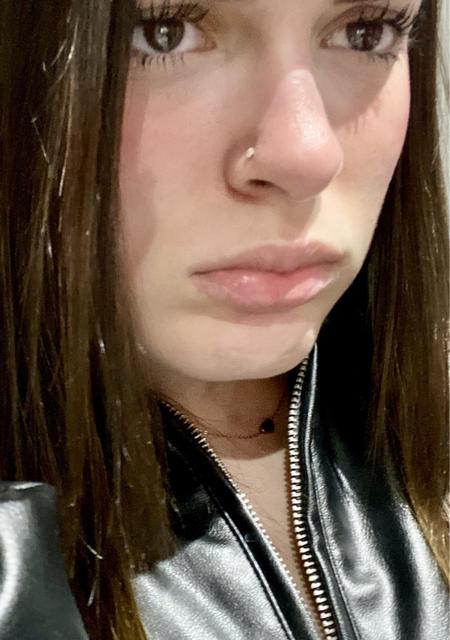 Erica из Мадрида, мне 19, познакомлюсь на одну ночь