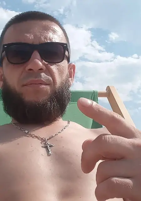 Веталь из Мерефы, ищу на сайте знакомства на одну ночь