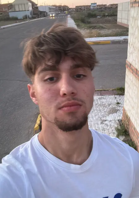 Omar de Madrid, tengo 21 años, listo para conocer para lío de una noche