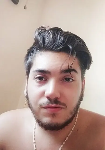 Soy Luis Angel, 28 años de Madrid, busco conocer gente para lío de una noche