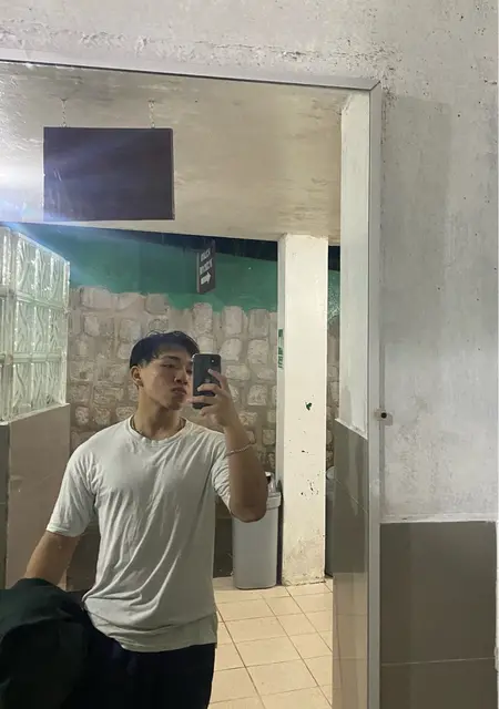 Soy Diego, 20 años, conociéndome para lío de una noche en Mostoles