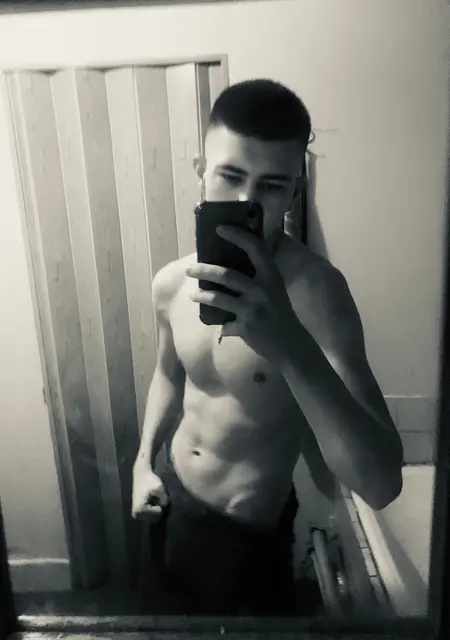 Влад з Sokal, мені 20 років, познайомлюсь для спілкування