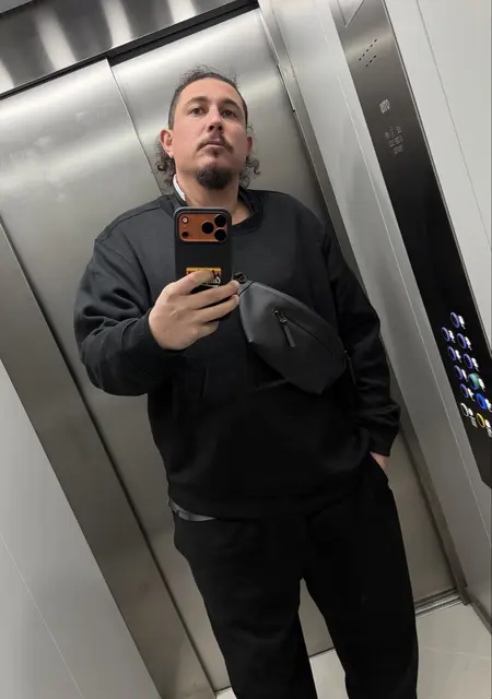 Eduardo из Сан-Фернандо-де-Энарес, ищу на сайте знакомства на одну ночь