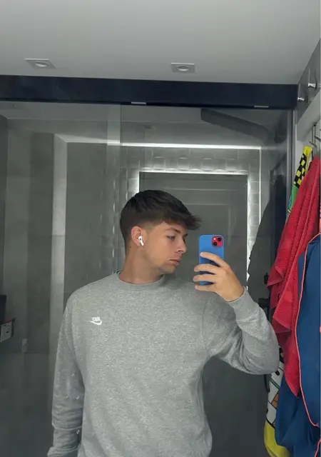 Carlos из Алькоркон, мне 22, познакомлюсь на одну ночь