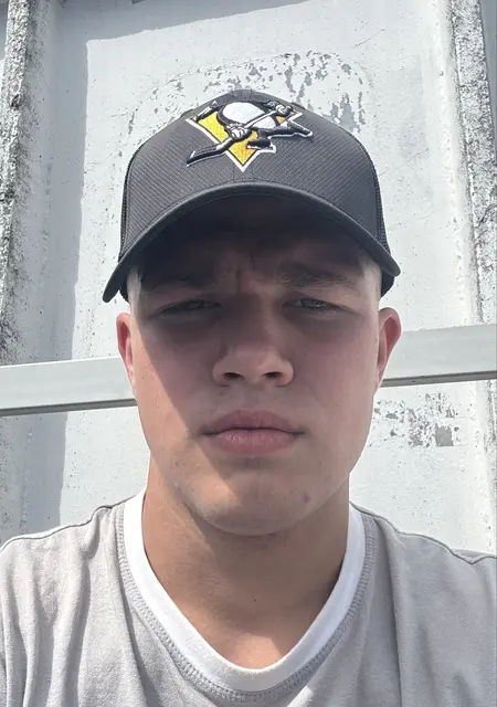 Я Артур, 21, знакомлюсь для постоянных отношений в Амстердаме