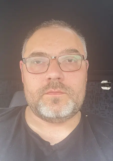 Soy Anton, 36 años, conociéndome para conversación virtual en Málaga