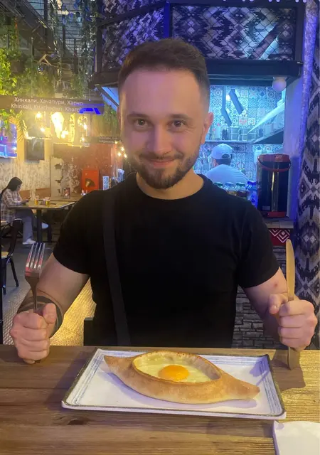 Soy Denis, 29 años de Málaga, busco conocer gente para viaje