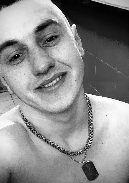 Віталій из Львова, мне 22, познакомлюсь для общения