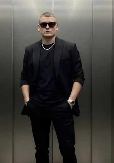 Віктор з Черкас, мені 24 років, познайомлюсь для постійних стосунків