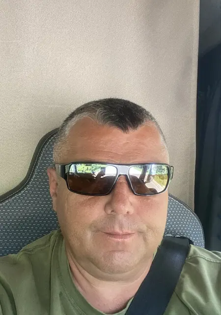 Я Олександр, 46, из Черкасс, ищу знакомство для открытые отношения