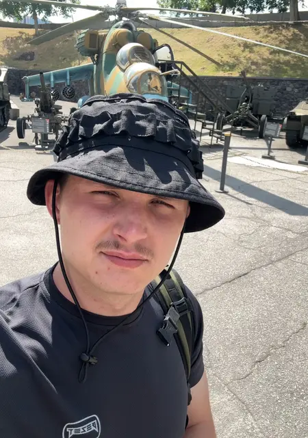 Андрій з Києва, мені 26 років, познайомлюсь для вірт