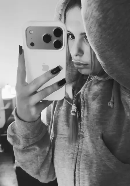 Я Арина, 19, из Минска, ищу знакомство для приятного времяпровождения