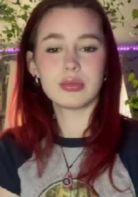 Я Аня, 20, из Шымкента, ищу знакомство для приятного времяпровождения