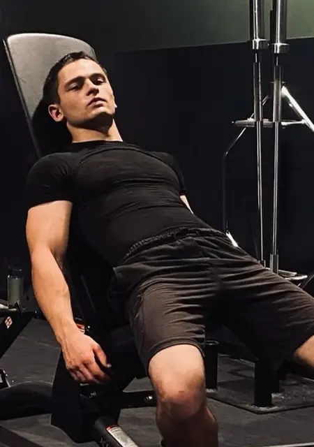 Я Леша, 32 років з Шостка, шукаю знайомства на одну ніч