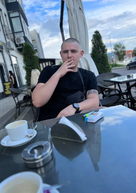 Igor из Свалявы, мне 27, познакомлюсь на одну ночь