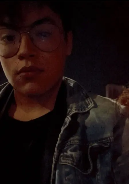 Soy Marcos, 22 años de Las Palmas de Gran Canaria, busco conocer gente para relación a largo plazo