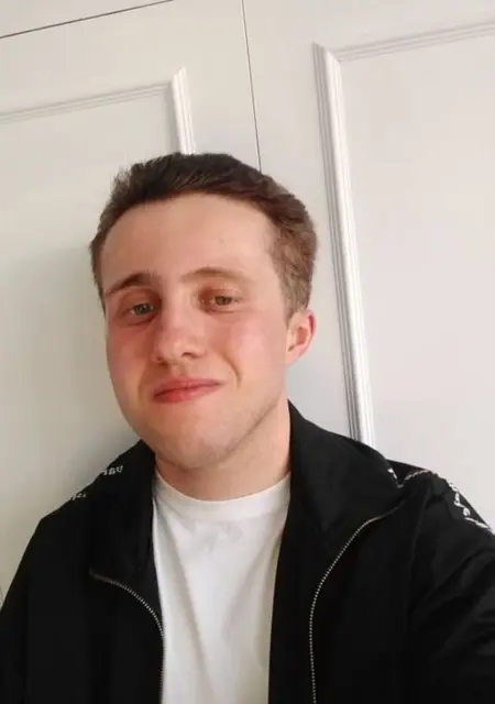 I'm Danny, 25 from London, seeking connections