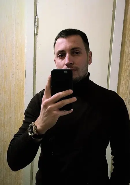 Александр з Дніпряни, шукаю на сайті постійні стосунки