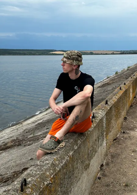 Я Артем, 24, из Лимана, ищу знакомство для совместных путешествий