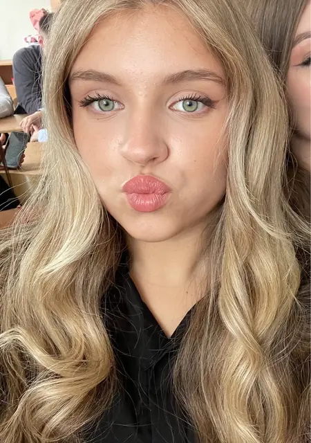 Я Лара, 19, знакомлюсь для дружбы в Берлине