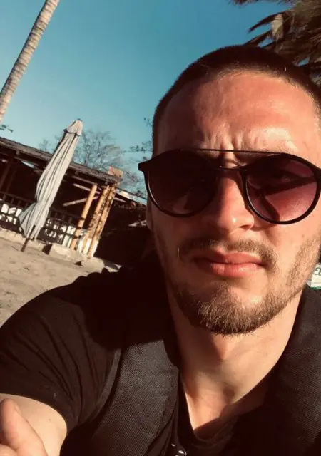 Я Влад, 39, из Ровно, ищу знакомства без обязательств