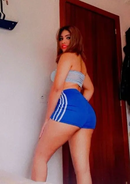 Soy Naisy Alonso, 19 años de Madrid, busco conocer gente