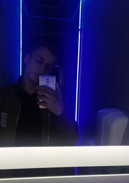 Я Давид, 25 років з Броди, шукаю знайомство для приємного проведення часу