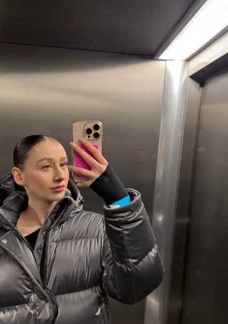 Я Кристина, 22, из Пюто, ищу знакомство для постоянных отношений