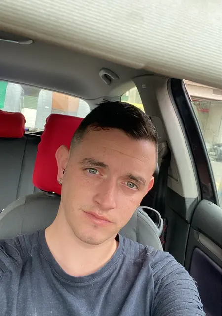 Soy Marc, 29 años, conociéndome para relación sin ataduras en Amposta