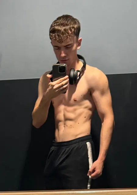 Rafa de Mostoles, tengo 20 años, listo para conocer para relación sin ataduras