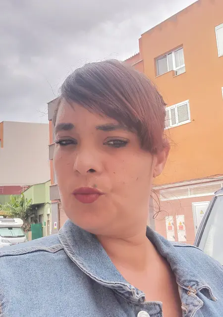 Soy Kareline, 35 años de Jaén, busco conocer gente para relación a largo plazo