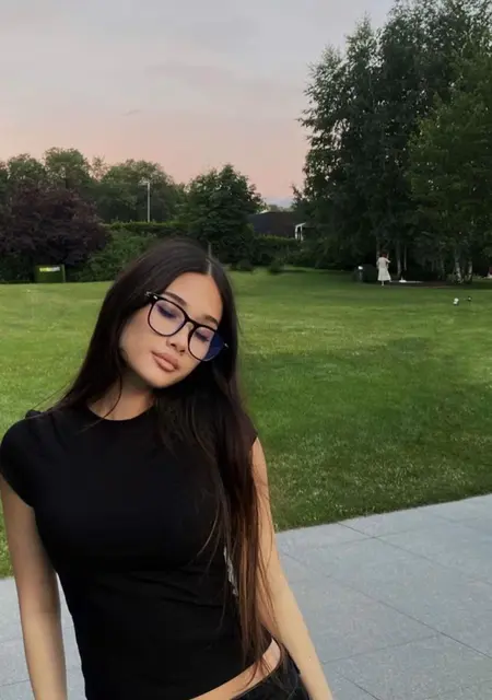 Я Алуа, 20, из Алматы, ищу знакомство для приятного времяпровождения