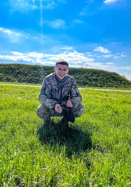 Я Діма, 21 років з Львова, шукаю знайомство для дружби