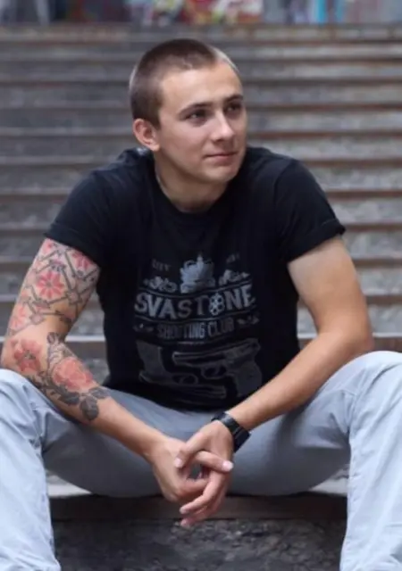 Я Maxim, 24, из Староконстантинова, ищу знакомства на одну ночь