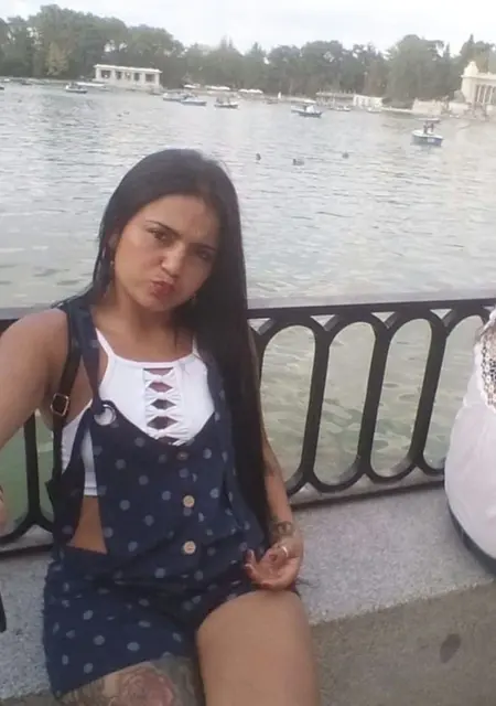 Soy Elena, 35 años, conociéndome en Madrid