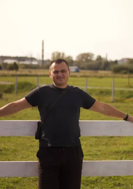 Виталик из Борислава, ищу на сайте знакомства на одну ночь