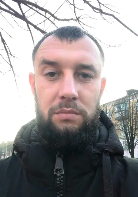 Андрей з Першотравенськ, мені 30 років, познайомлюсь на одну ніч