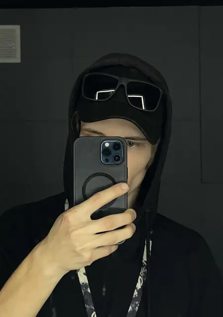 Я Влад, 23, из Кривого Рога, ищу знакомства на одну ночь