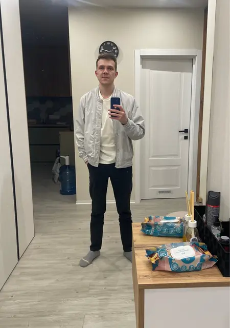 Soy Ihor, 27 años de Madrid, busco conocer gente para hacer nuevos amigos