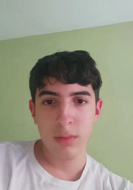 Xavi de Hospitalet de Llobregat, tengo 18 años, listo para conocer para lío de una noche