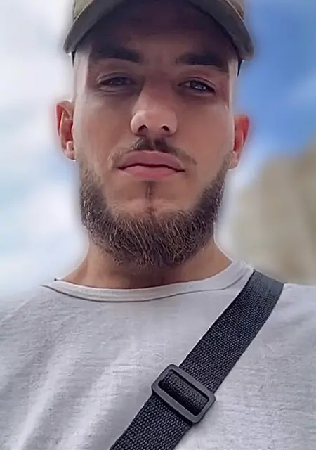 Я Руслан, 25 років з Верхньодніпровськ, шукаю знайомство для вірт