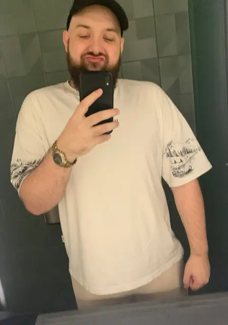 Олег з Рівного, шукаю на сайті знайомства без зобов'язань