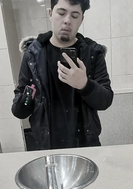 Я Liihuaak, 19, из Барселоны, ищу знакомство для приятного времяпровождения